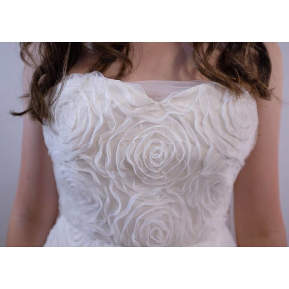 Ivy & Aster Blossom Ivory Wedding Gown Brand New Sample Gown Size 8 Orig.$2300 - Picture 4 of 5